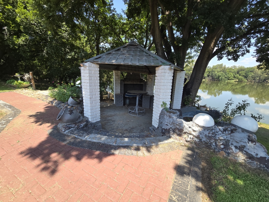 3 Bedroom Property for Sale in Lindequesdrif North West